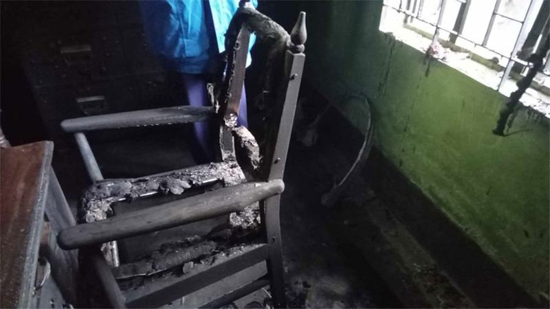 রাজশাহীর দুই ভোটকেন্দ্রে আগুন