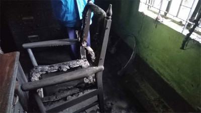 রাজশাহীর দুই ভোটকেন্দ্রে আগুন