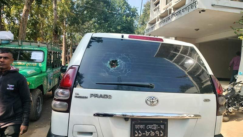 দীঘিনালায় এডিসির গাড়িতে হামলা