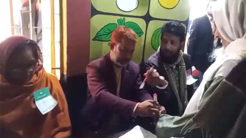  নৌকার প্রার্থীর বিরুদ্ধে ভোট কারচুপির অভিযোগ স্বতন্ত্র প্রার্থীর