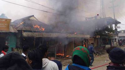 ব্রাহ্মণবাড়িয়ায় ১০ দোকান পুড়ে ছাই
