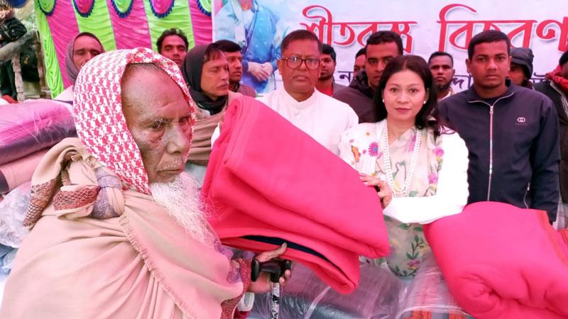 বরিশালে ১ হাজার পরিবার পেল শীতবস্ত্র