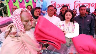 বরিশালে ১ হাজার পরিবার পেল শীতবস্ত্র
