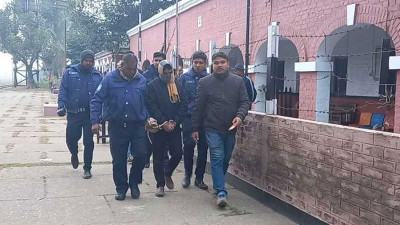চলন্ত ট্রেনে কিশোরী ধর্ষণের ঘটনায় কারাগারে রেলকর্মী
