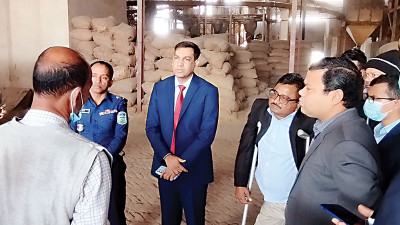 নেত্রকোনায় চালের দাম নিয়ন্ত্রণে বাজার মনিটরিং