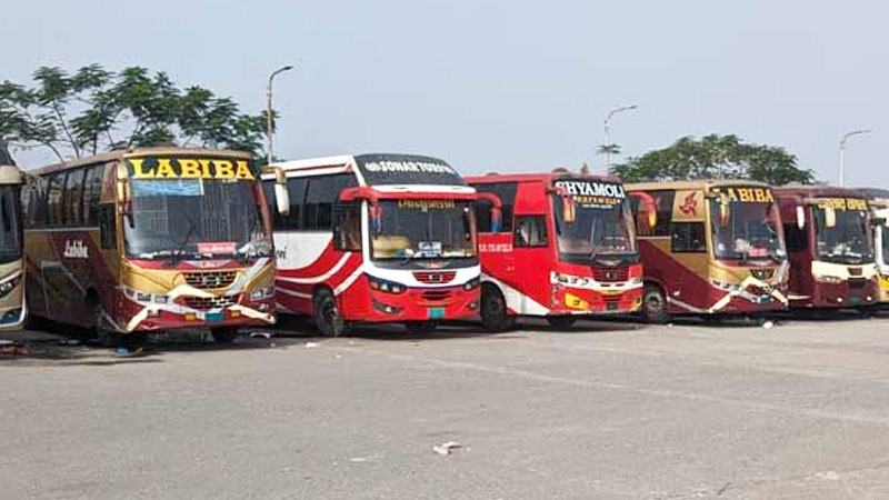 বরগুনায় বাস ধর্মঘটে ভোগান্তিতে যাত্রীরা