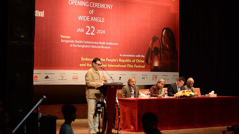 ঢাকা আন্তর্জাতিক চলচ্চিত্র উৎসবের প্রথম তিনদিন: একটি চকিত অবলোকন