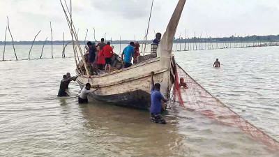 ভোলার নদ-নদীতে ব্যাহত হচ্ছে মাছের বংশবিস্তার