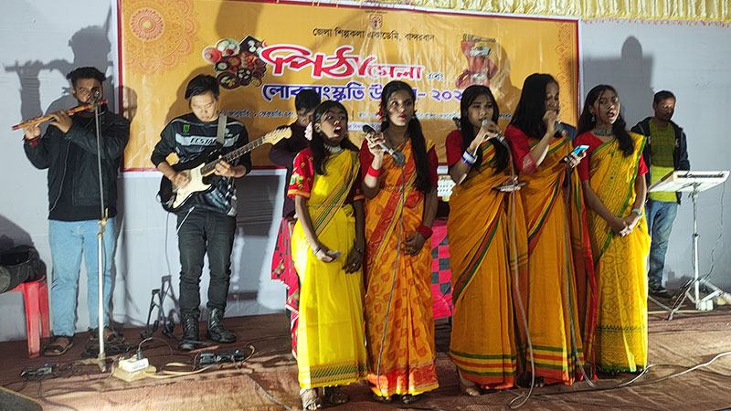 বান্দরবানে পিঠা মেলা