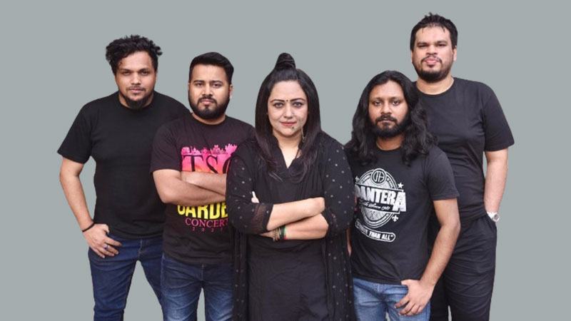 কনসার্টে ব্যস্ত চিরকুট