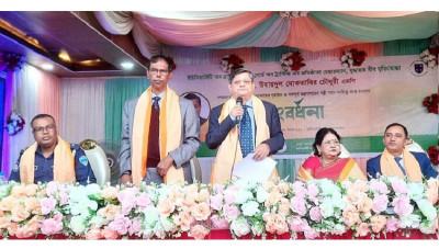 গৃহায়ন ও গণপূর্ত মন্ত্রীকে ইউনিভার্সিটি অব ব্রাহ্মণবাড়িয়ার সংবর্ধনা