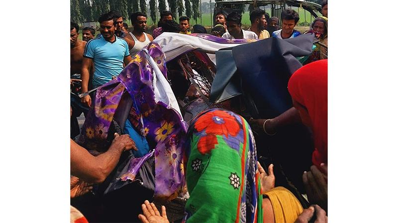 ময়মনসিংহে বাস-অটোরিকশার সংঘর্ষে নিহত ৭