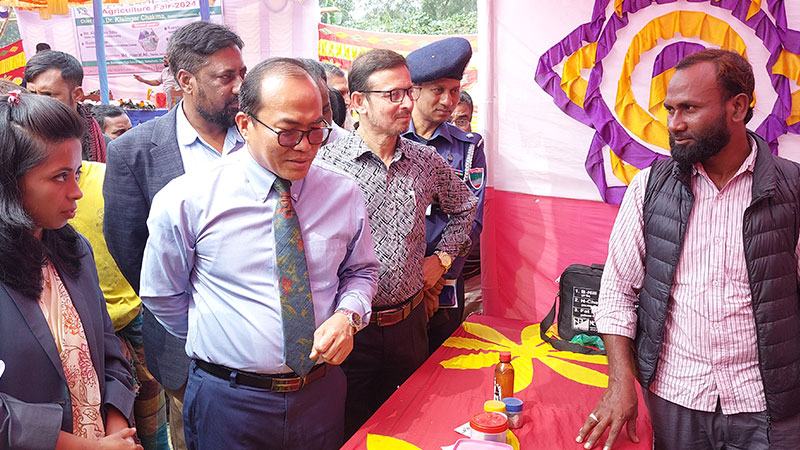 উৎপাদন বাড়াতে চুয়াডাঙ্গায় কৃষিমেলা