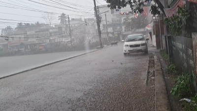 বাগেরহাটের উপকূল জুড়ে দমকা হাওয়ার সঙ্গে বৃষ্টি