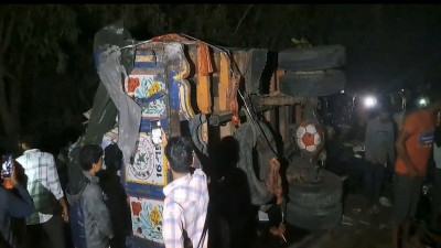 মাদারীপুরে বাস-ট্রাক সংঘর্ষে নিহতের সংখ্যা বেড়ে ৪