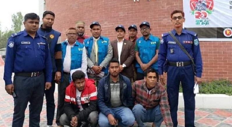 গাইবান্ধায় পাসপোর্ট অফিসে দুদকের অভিযানে ৩ দালাল গ্রেফতার