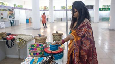শিল্প বাজারে এক বিকাল