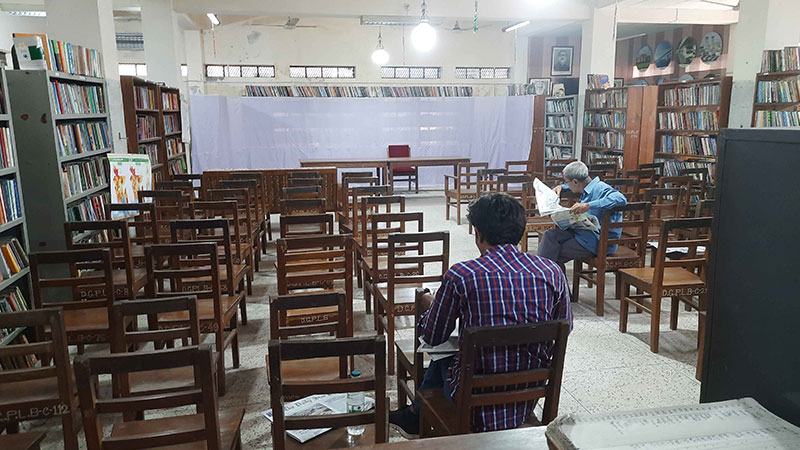 বাগেরহাট গণগ্রন্থাগারে পর্যাপ্ত বই থাকলেও পাঠক কম