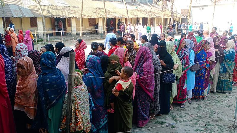 পটুয়াখালীতে চলছে পৌরসভা নির্বাচন
