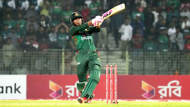 ব্যাটিং ব্যর্থতায় টি২০ সিরিজ জয়ের সুযোগ হাতছাড়া