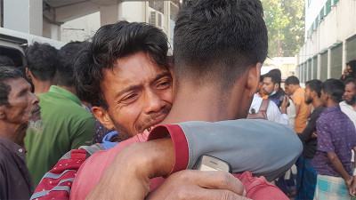 লক্ষ্মীপুরে ট্রাক-পিকআপের মুখোমুখি সংঘর্ষে শ্রমিক নিহত