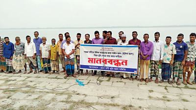 পায়রা নদীতে মাছ ধরার অনুমতি চান জেলেরা