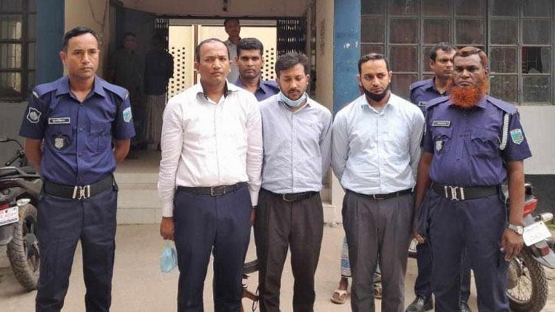 সিরাজগঞ্জে জনতা ব্যাংকের তিন কর্মকর্তা গ্রেফতার