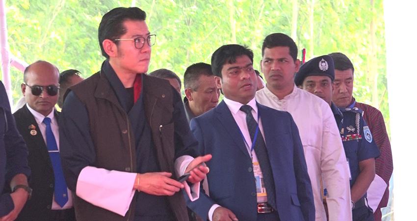 কুড়িগ্রামে অর্থনৈতিক অঞ্চল পরিদর্শন শেষে ভুটানে ফিরলেন রাজা জিগমে