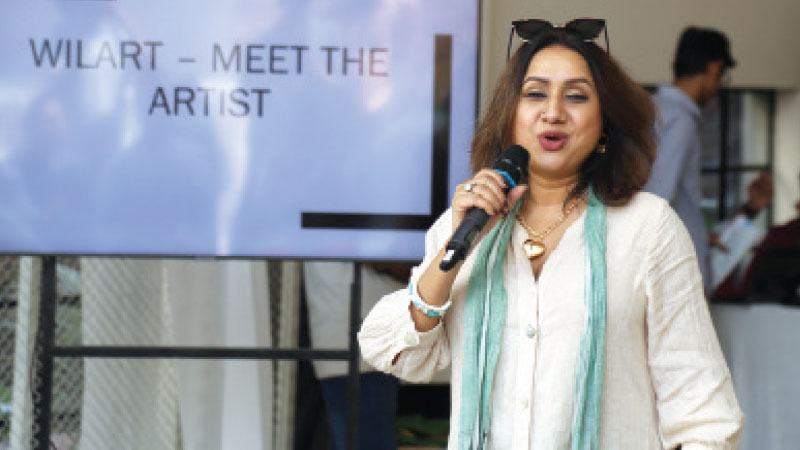 আর্টিস্টরা কেবল ছবি আঁকেন না, বিখ্যাত ব্র্যান্ডও তৈরি করেছেন