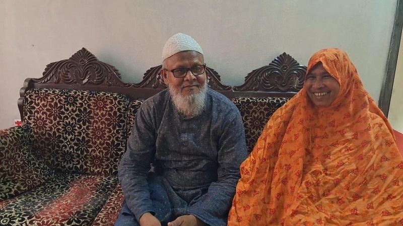 জলদস্যুদের হাত থেকে মুক্তির খবরে আত্মহারা তারেকুলের বাবা-মা