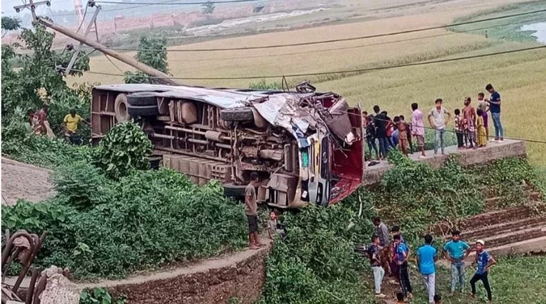 ব্রাহ্মণবাড়িয়ায় ২ বাসের মুখোমুখি সংঘর্ষ, আহত ৩০