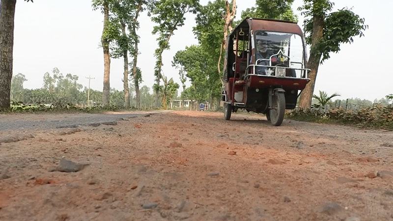 রাজারহাট-আনন্দবাজার সড়ক এক যুগেও সংস্কার হয়নি