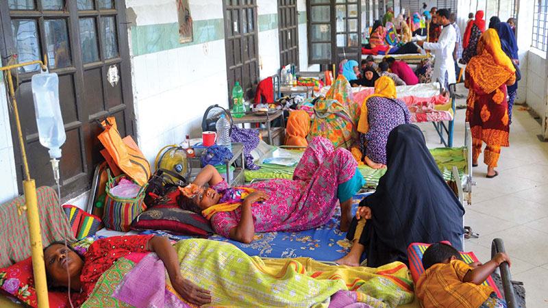 গরমে বগুড়ার হাসপাতালে রোগীর চাপ