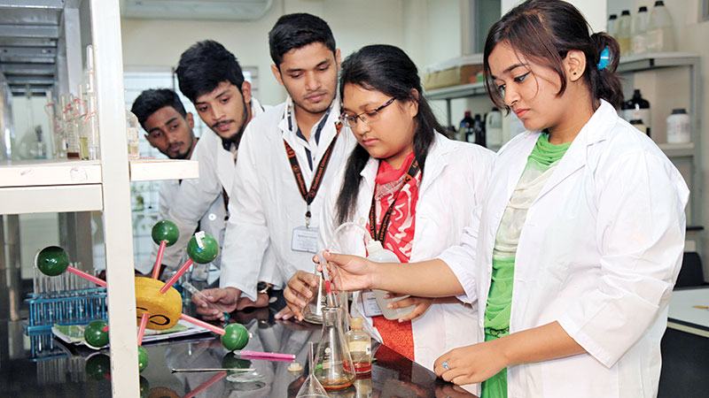 ফার্মেসিতে কেন পড়ব?