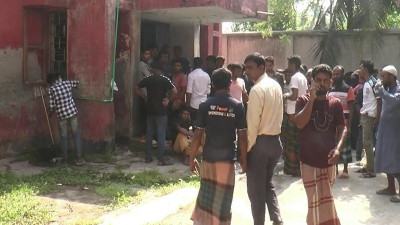 মাদারীপুরে মাহিন্দ্র উল্টে চালকসহ নিহত ২