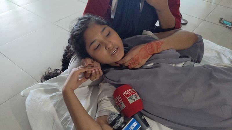 তীব্র গরমে শ্রেণিকক্ষে শিক্ষার্থী অসুস্থ, হাসপাতালে ভর্তি
