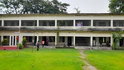 ফুলগাজীতে প্রথম দেড় ঘণ্টায় ৫ বুথে শূন্য ভোট