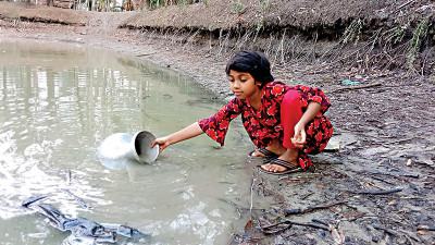 অনিরাপদ পানি ব্যবহারে স্বাস্থ্যঝুঁকিতে পাথরঘাটার মানুষ