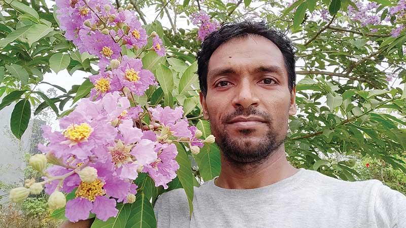 ক্যাম্পাসে দুর্লভ প্রজাতির গাছ রোপণই তার নেশা