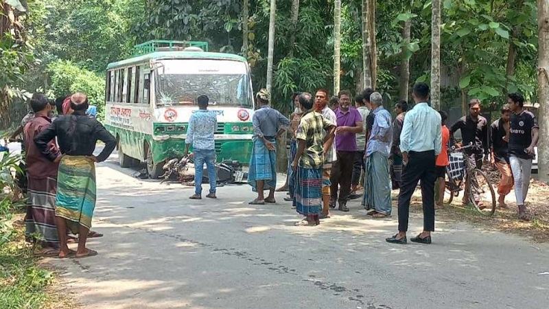 মানিকগঞ্জে বাসের ধাক্কায় যুবকের মৃত্যু
