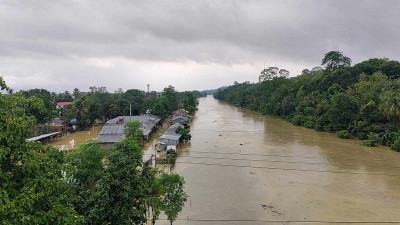 রাঙামাটির বাঘাইছড়িতে পাহাড়ধস, ঢলের পানিতে কয়েক গ্রাম প্লাবিত