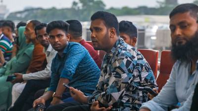 দূতাবাসের হিসাবে ৫৫ হাজার, ৩১ হাজার বলছে বিএমইটি