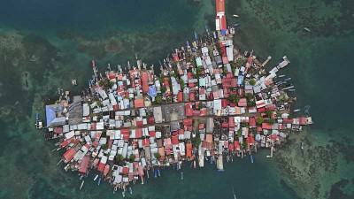 আমেরিকার প্রথম জলবায়ু শরণার্থী সুগদুবের ৩০০ পরিবার