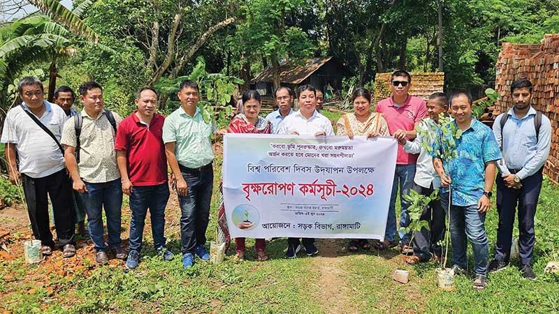রাঙ্গামাটির সড়কে ১০ হাজার গাছ লাগাবে সওজ