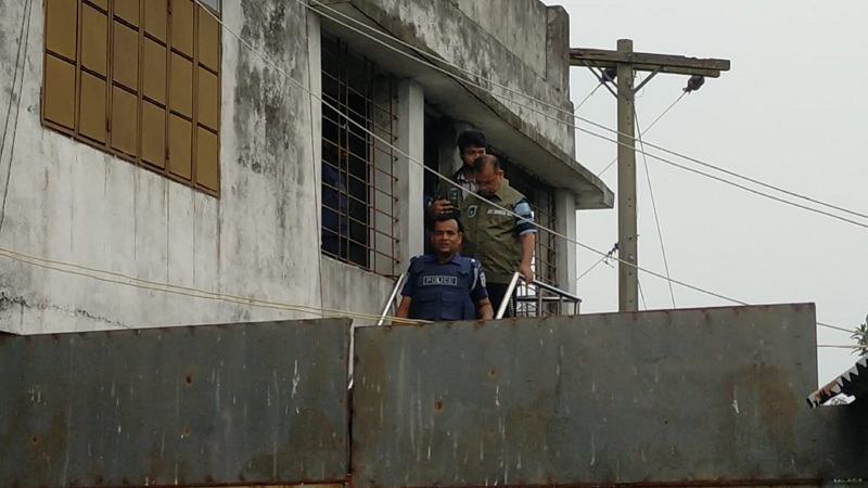 জঙ্গি আস্তানা সন্দেহে নেত্রকোনার ভাসাপাড়ায় পুলিশের অভিযান