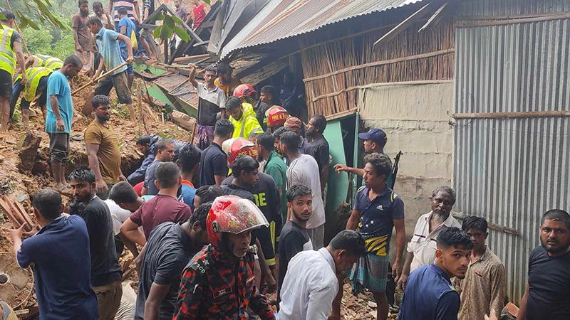 সিলেটে টিলা ধসে একই পরিবারের তিনজন মাটির নিচে