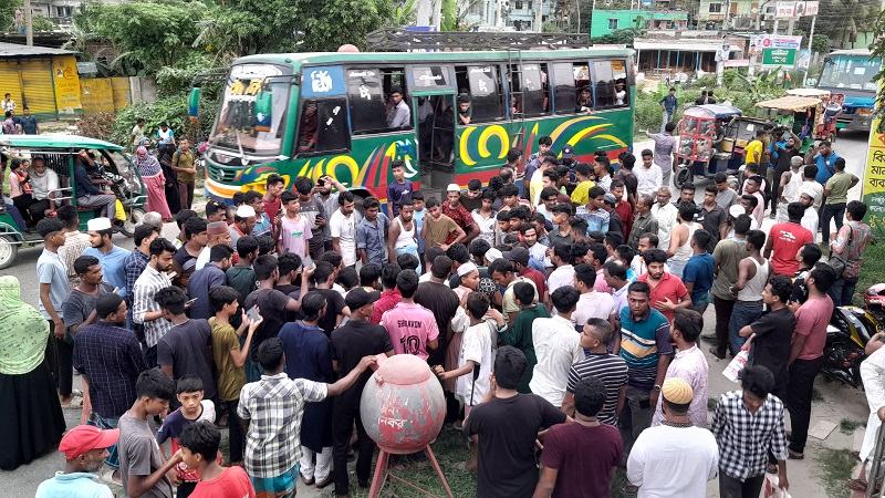 লক্ষ্মীপুরে ডাম্প ট্রাক চাপায় বাইসাইকেল আরোহীর মৃত্যু