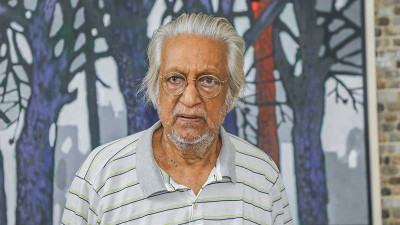 আধুনিক ছবি আঁকতে গেলে শিল্পীকে পথ বের করতে হয়