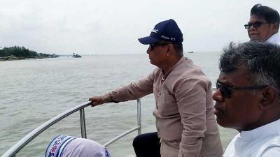 মুন্সিগঞ্জে পদ্মা নদীর ভাঙন পরিদর্শনে পানি সম্পদ প্রতিমন্ত্রী