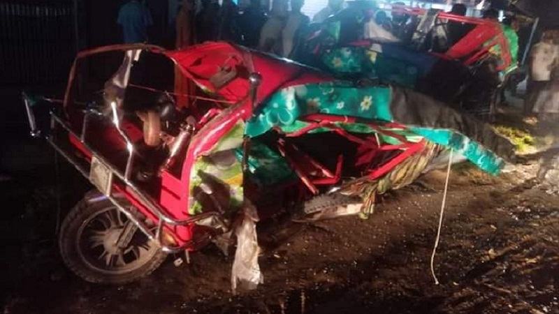 ফরিদপুরের মধুখালীতে বাসের ধাক্কায় ইজিবাইকের দুই যাত্রী নিহত